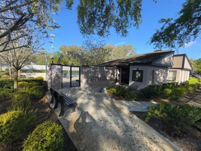 4024 Dream Oak Pl in Tampa, FL - Foto de edificio - Building Photo