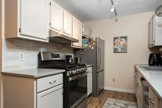 575 S South Long Lake Rd in Traverse City, MI - Building Photo - Building Photo