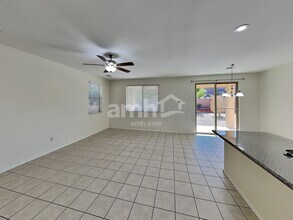 207 W Calle Matraca in Sahuarita, AZ - Foto de edificio - Building Photo