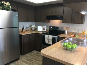 1899 E Chapel Dr in Deltona, FL - Building Photo - Building Photo