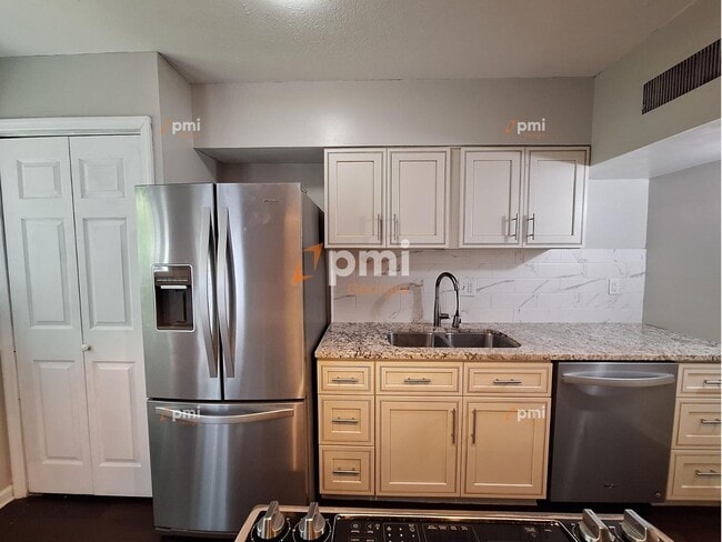 3083 Colonial Way in Chamblee, GA - Building Photo - Building Photo