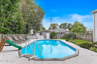 14 S Rd in Monmouth Beach, NJ - Building Photo - Building Photo