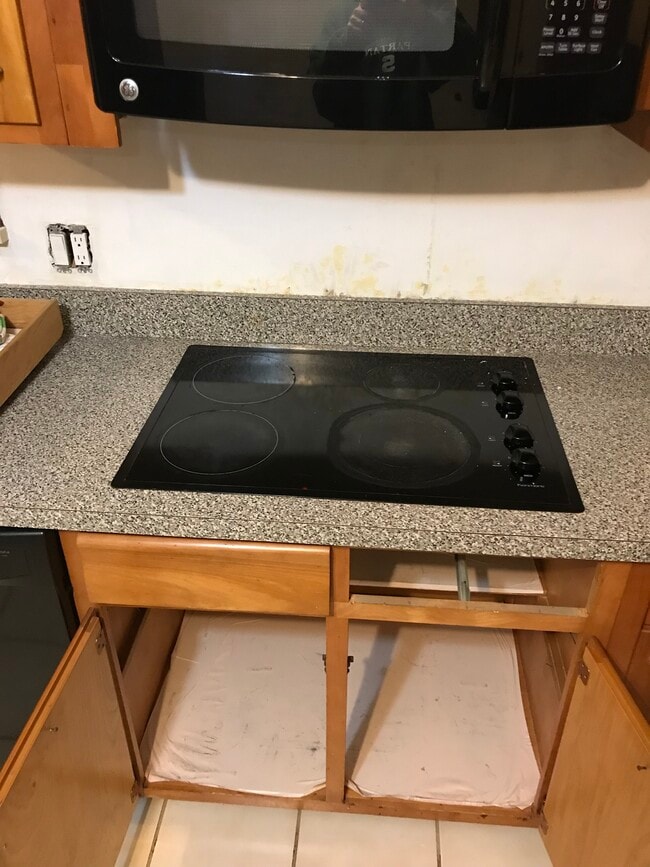 15 Norfolk Ave, Unit 2 in Swampscott, MA - Building Photo - Building Photo