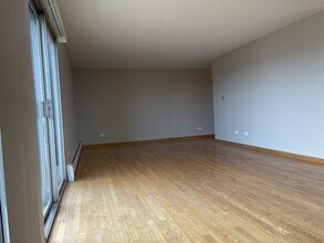 9001 Golf Rd in Des Plaines, IL - Building Photo - Building Photo