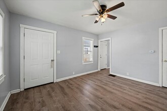 239-241 S Dearborn St in Indianapolis, IN - Foto de edificio - Building Photo