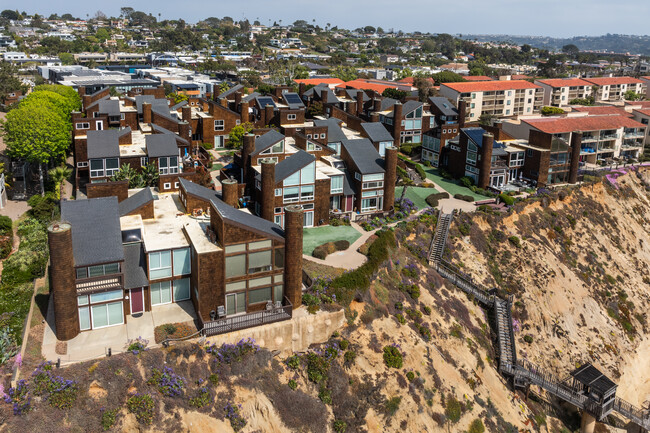 Seascape Shores in Solana Beach, CA - Foto de edificio - Building Photo