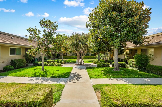 Monarch Terrace in Claremont, CA - Building Photo - Building Photo