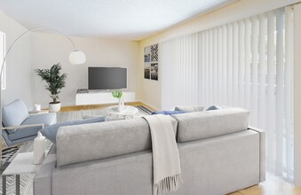 Pleasanton Glen Apartments in Pleasanton, CA - Foto de edificio - Building Photo