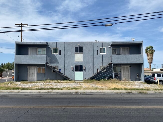 1300 N 22nd St in Las Vegas, NV - Foto de edificio - Building Photo
