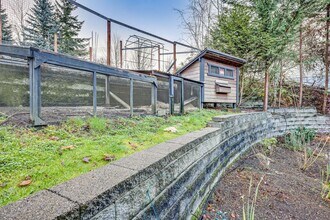 2215 Douglas Dr NE in Bainbridge Island, WA - Building Photo - Building Photo