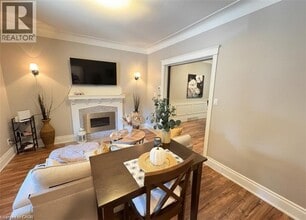 691 Wilson St in Hamilton, ON - Building Photo - Building Photo