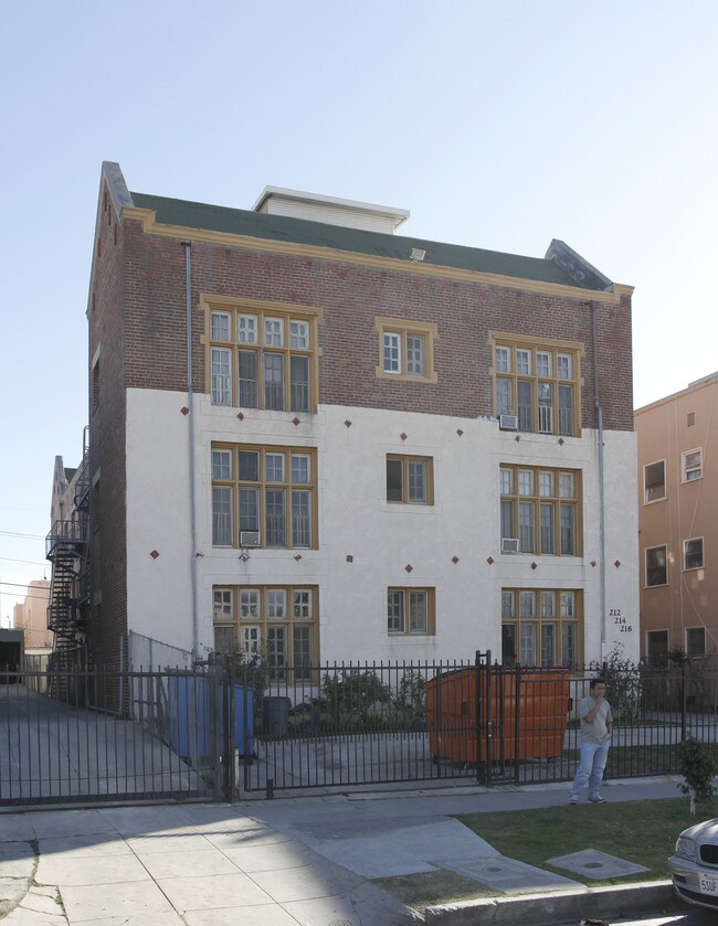 212-216 S Catalina St in Los Angeles, CA - Building Photo - Building Photo