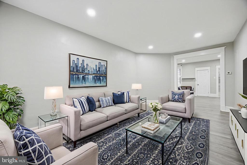 1611 Allengrove St in Philadelphia, PA - Building Photo