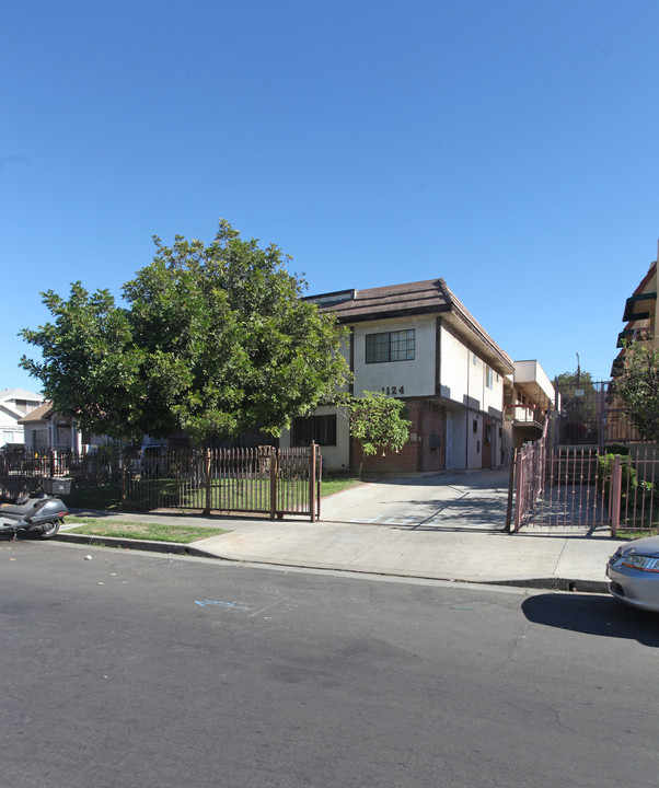 1124 N Kenmore Ave in Los Angeles, CA - Building Photo