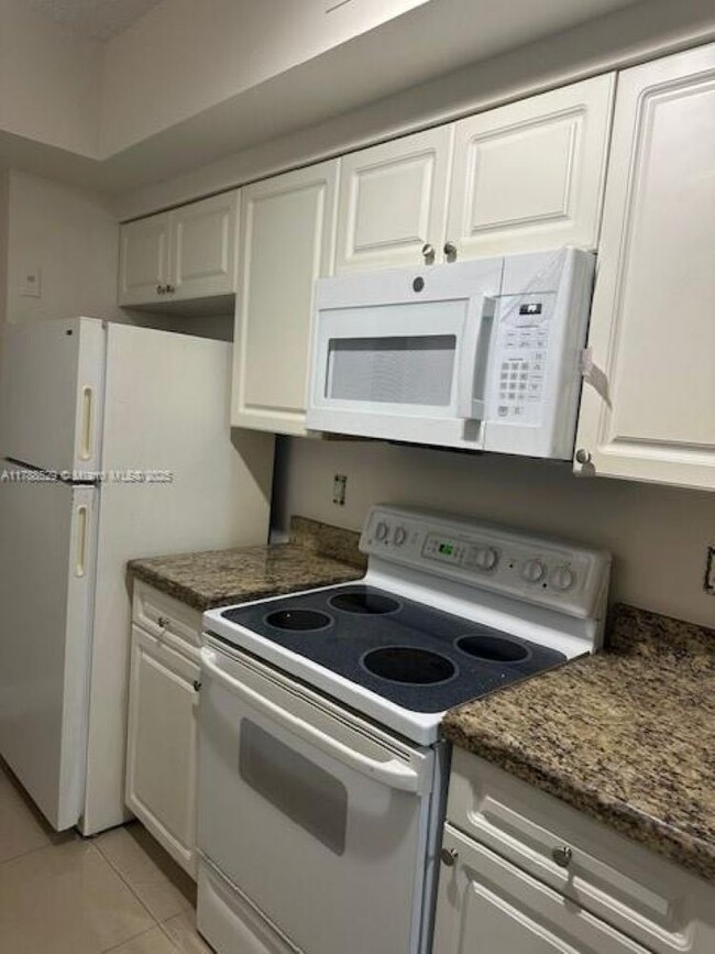 2280 E Preserve Way, Unit 307 in Miramar, FL - Building Photo - Building Photo
