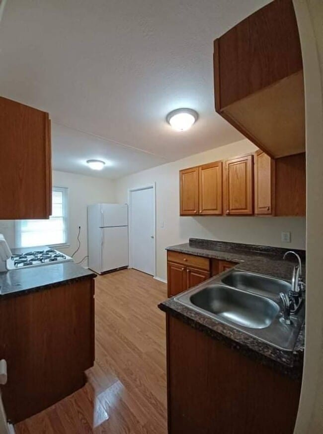 property at 1112 Irving Ave