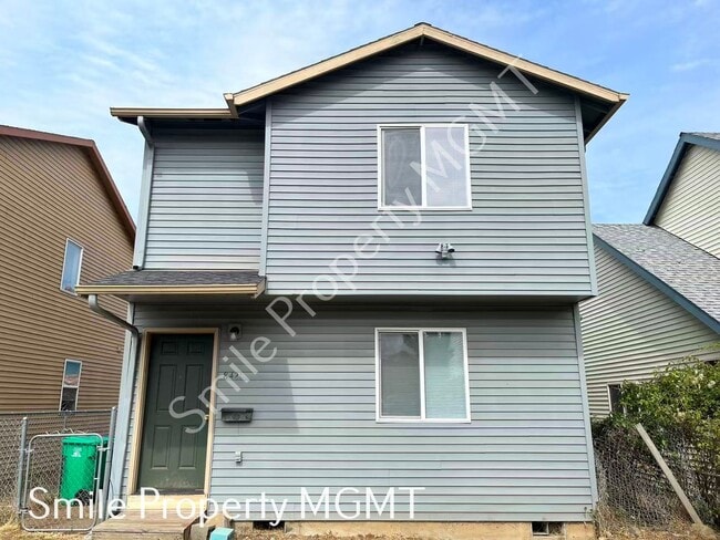 property at 8421 SE Insley St