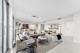 1180 N Federal Hwy in Fort Lauderdale, FL - Building Photo - Building Photo