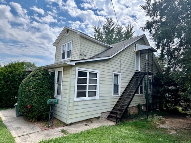 property at 35 3rd Ave