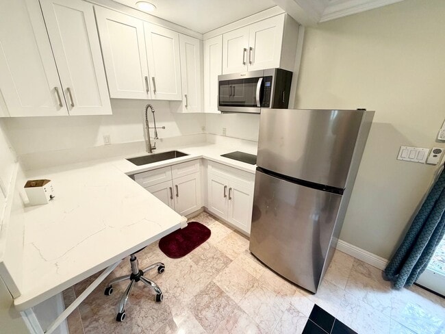 2935 Woodlawn Ave in San Marino, CA - Building Photo - Building Photo