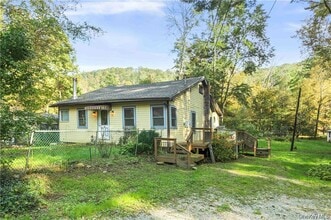 4 1st St in Cuddebackville, NY - Building Photo - Building Photo