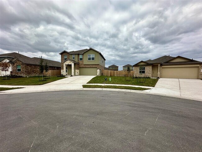 610 Waterway Ave in Hutto, TX - Building Photo - Building Photo