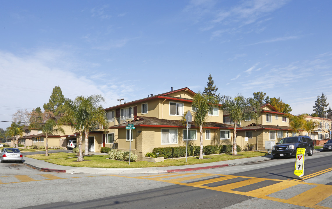 Alhambra Gardens Apartments in Santa Clara, CA - Building Photo