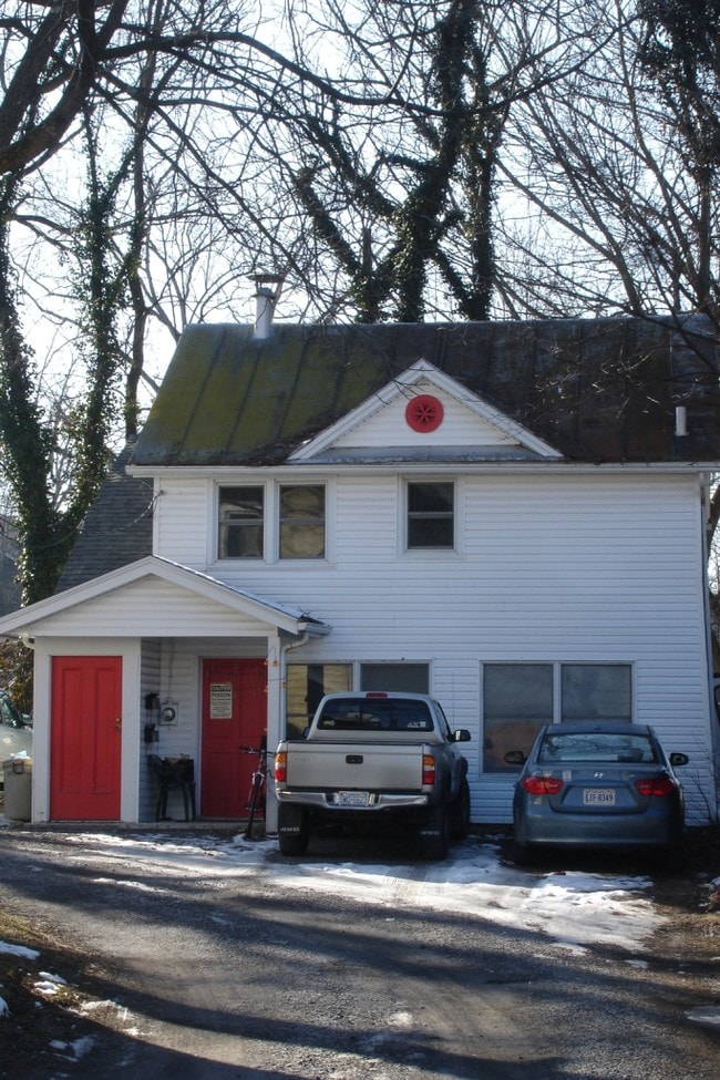 107-111 Campbell St in Harrisonburg, VA - Foto de edificio - Building Photo