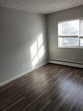 7919 Lake Ave in Cleveland, OH - Foto de edificio - Building Photo