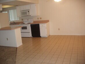1730 W Brighton Ave, Unit #D in El Centro, CA - Building Photo - Building Photo