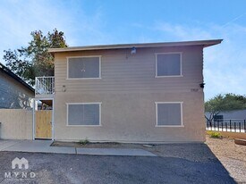 1702 E Cambridge Ave in Phoenix, AZ - Building Photo