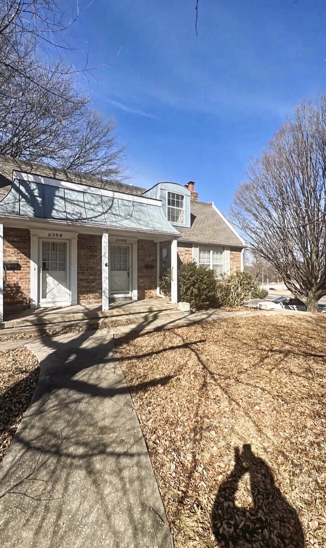 property at 2356 S Crysler Ave