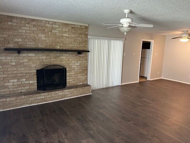 3031 Medina St in Irving, TX - Building Photo - Building Photo