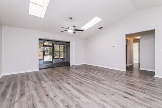 4828 Crestknoll Ln in New Port Richey, FL - Building Photo - Building Photo