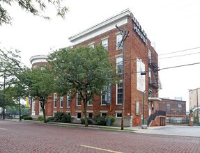 Oliver House in Toledo, OH - Building Photo - Building Photo