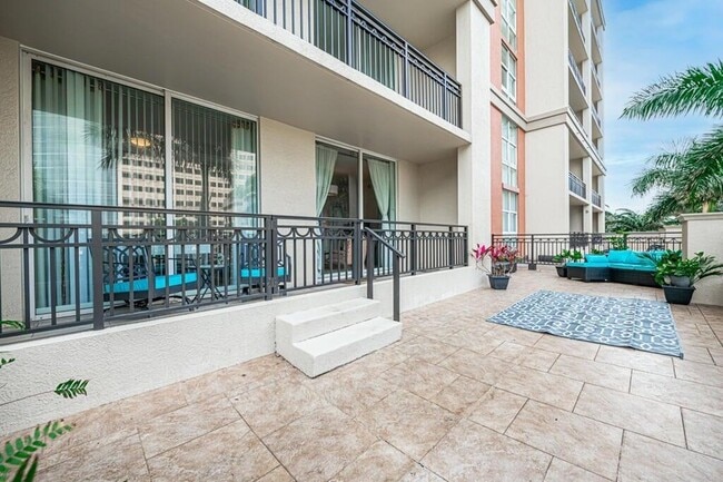 550 Okeechobee Blvd, Unit 306 in West Palm Beach, FL - Building Photo - Building Photo