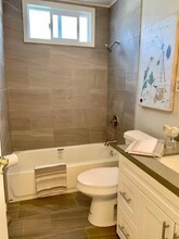 1118 Chula Vista Ave in Burlingame, CA - Foto de edificio - Building Photo