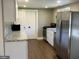 60 Egbert St in Pemberton, NJ - Building Photo