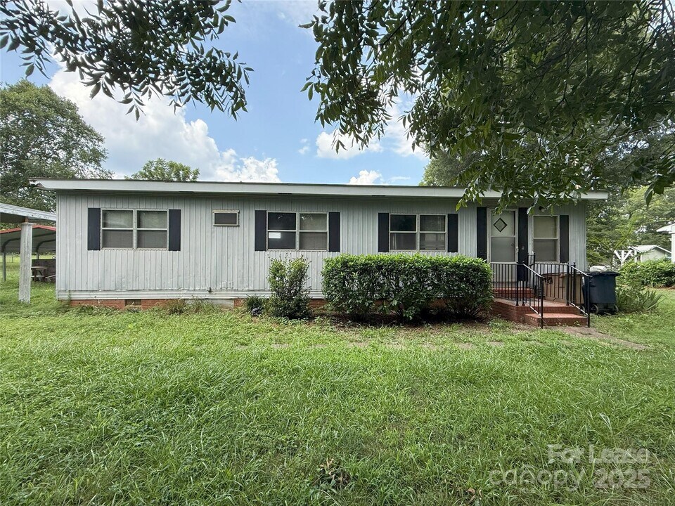 209 Bryson Rd in Indian Trail, NC - Building Photo
