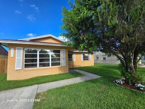 3530 S 55th Ave in Greenacres, FL - Building Photo - Building Photo