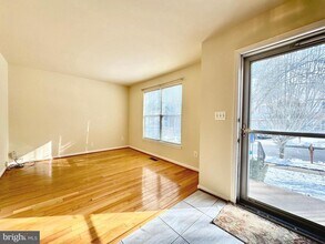 22006 Stone Pier Ln in Clarksburg, MD - Building Photo - Building Photo