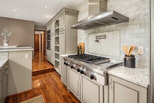 7215 175th St SW in Edmonds, WA - Building Photo