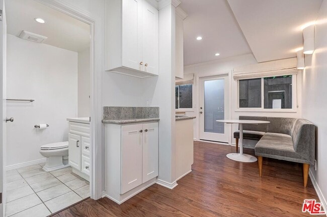 609 N Doheny Dr in Beverly Hills, CA - Building Photo - Building Photo