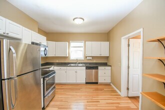 817 W 12th St in Sioux Falls, SD - Building Photo - Building Photo