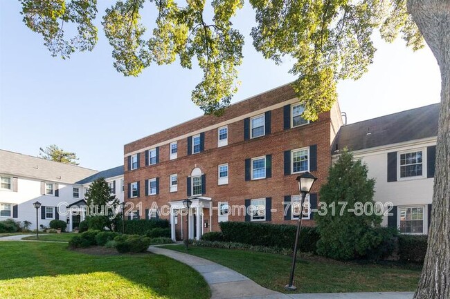 1303 S Walter Reed Dr in Arlington, VA - Building Photo - Building Photo