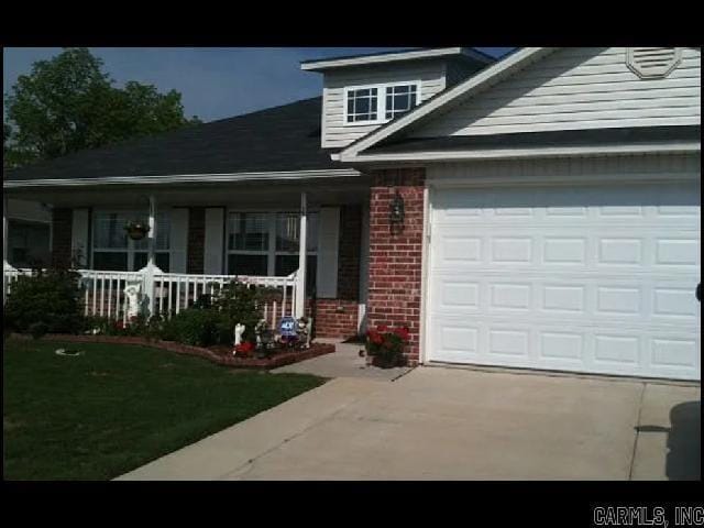 property at 909 Yarrow Dr