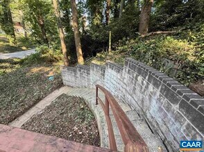 536 Valley Rd in Charlottesville, VA - Building Photo - Building Photo