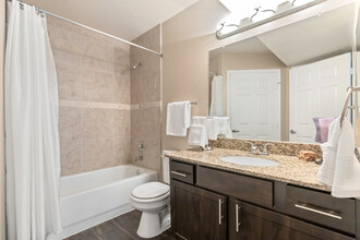 Summit Ridge Apartments in Lewisville, TX - Building Photo - Interior Photo