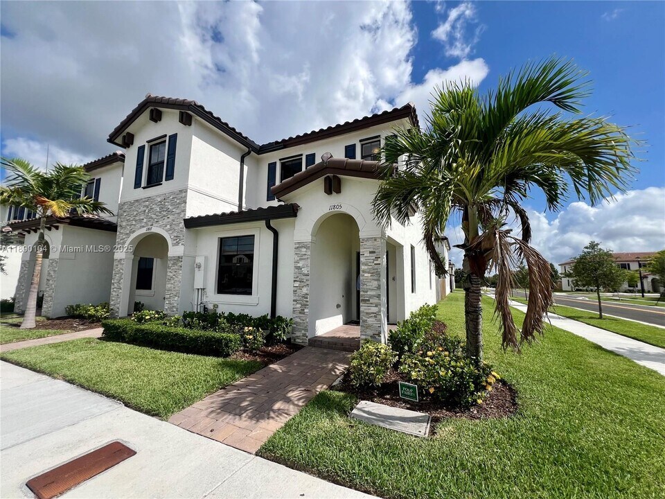 11805 SW 246 Terrace in Homestead, FL - Building Photo