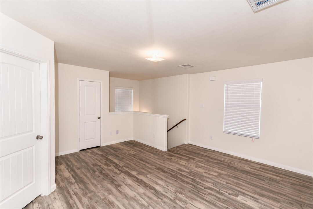 5308 Rio Sabinas St in Rosharon, TX - Building Photo